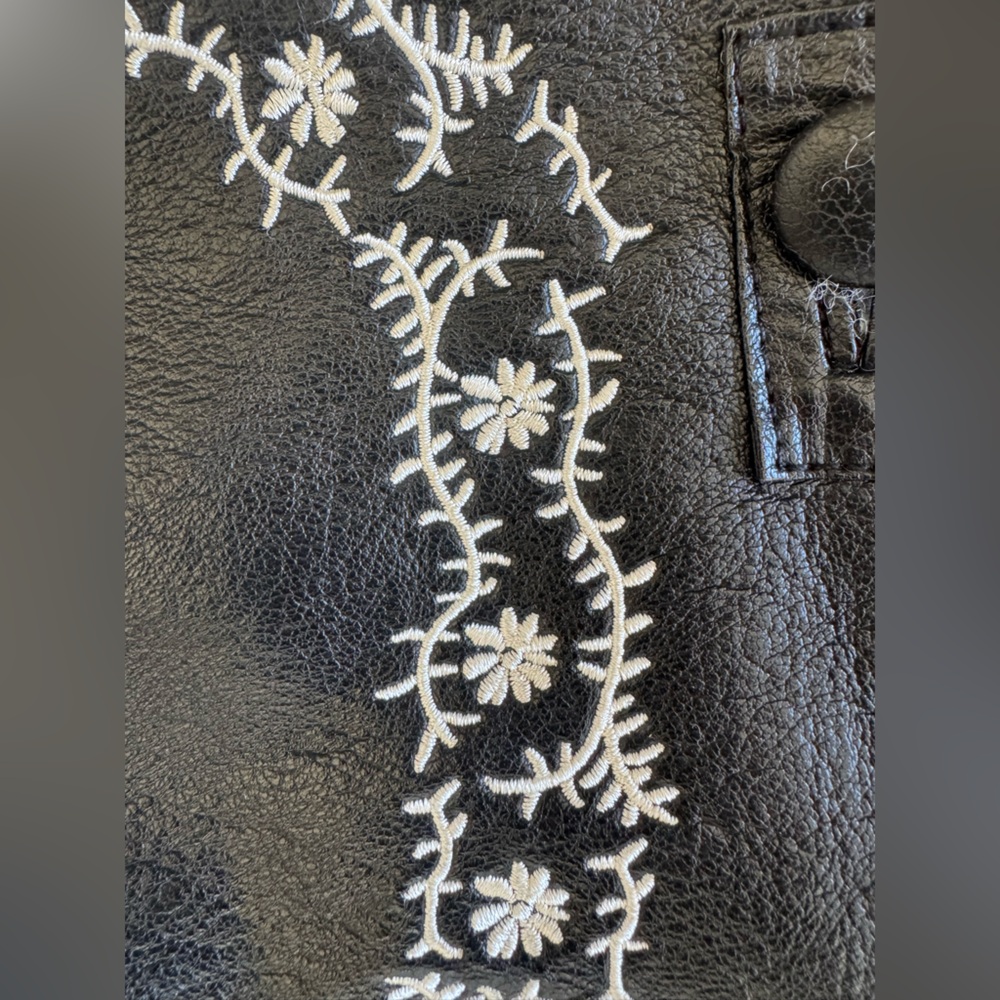 Free People Vegan Leather Embroidered Sherpa Vest Black Ivory Cream size Large - Picture 8 of 14